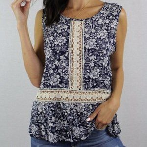 Sleeveless Crochet Detail